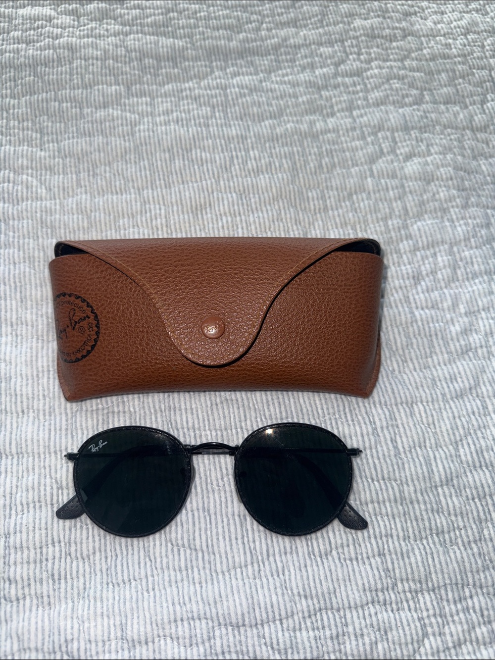 Ray-Ban Black Round Metal Sunglasses with Brown Leather Case